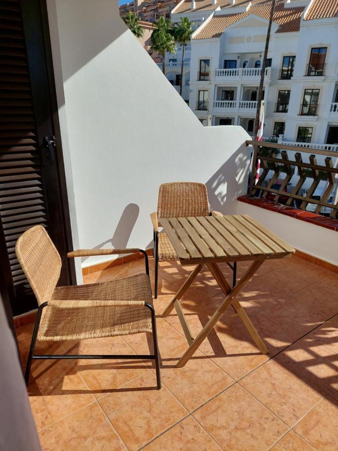 Greatly Located Apartment With Heated Pool, Los Cristianos Los Cristianos  Dış mekan fotoğraf