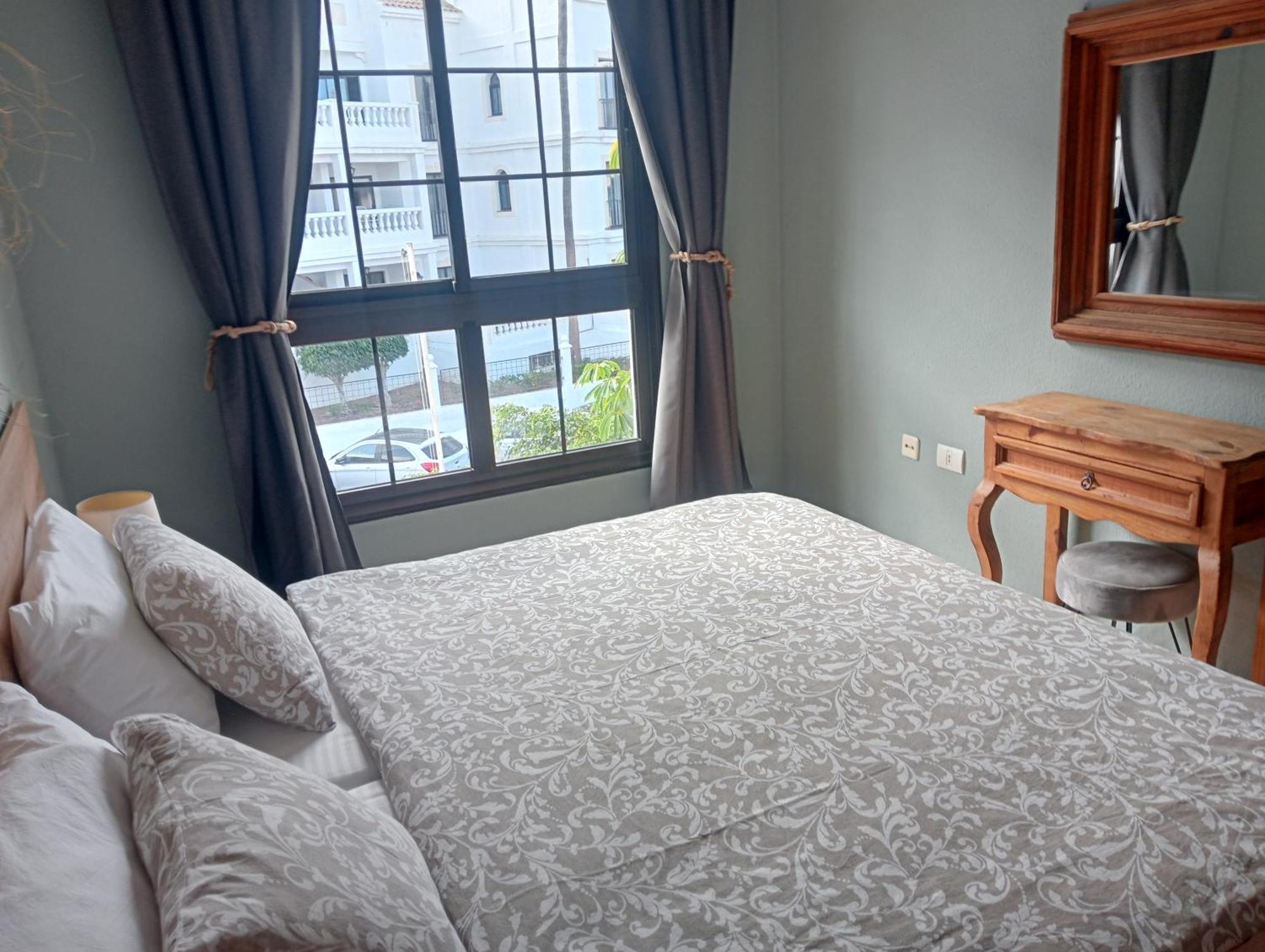 Greatly Located Apartment With Heated Pool, Los Cristianos Los Cristianos  Dış mekan fotoğraf