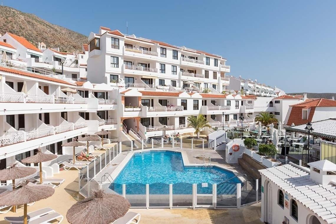 Greatly Located Apartment With Heated Pool, Los Cristianos Los Cristianos  Dış mekan fotoğraf